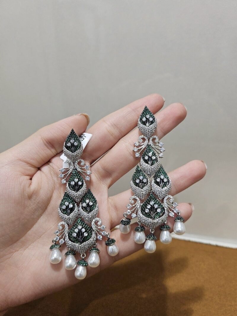 DIAMOND CHANDLIERS - Image 2