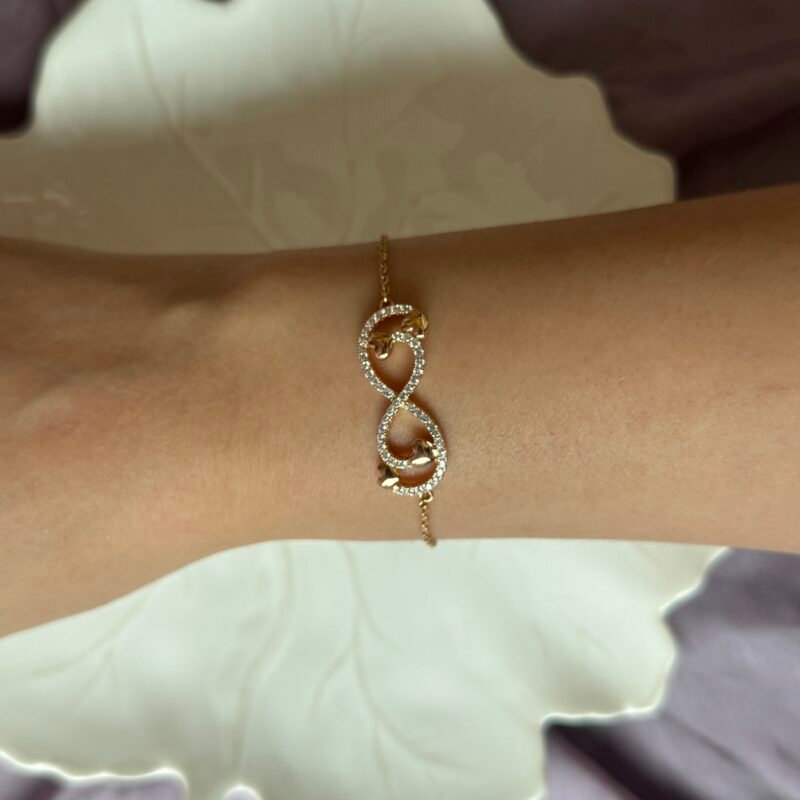 Luxury Adjustable Bracelet – Fits Your Style"