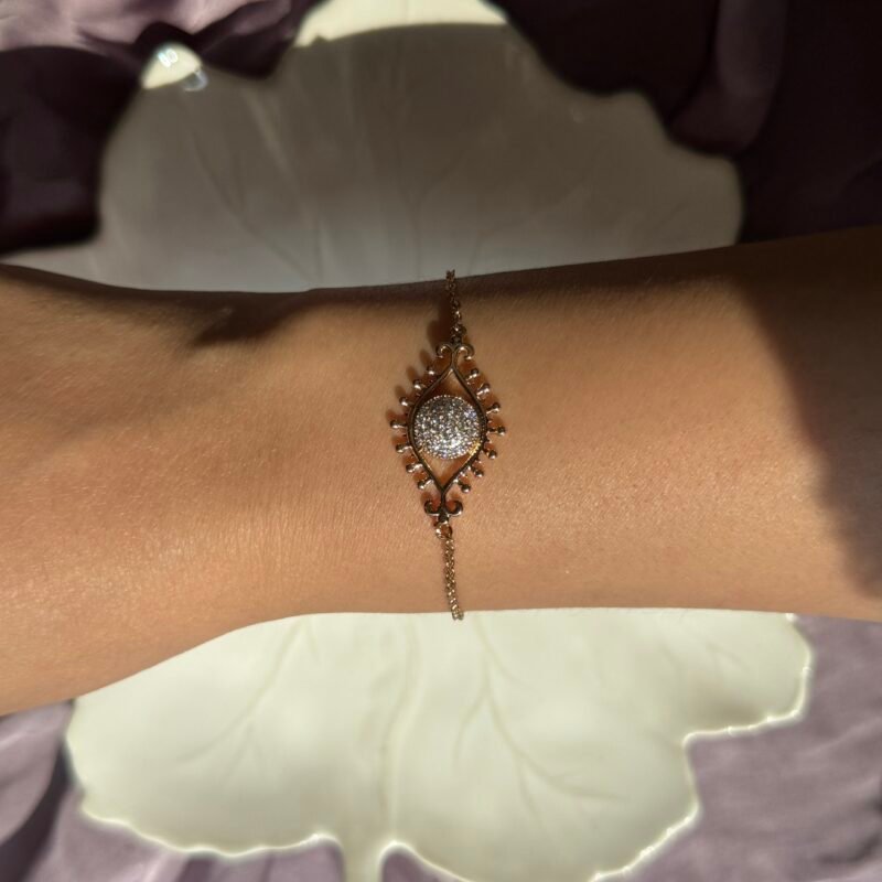 Adjustable 18K Gold-Plated Bracelet – A Touch of Luxury for Any Occasion