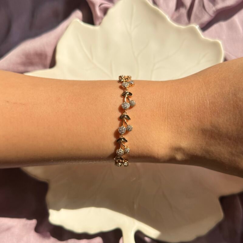 18K Gold Plated Adjustable Bracelet - Elegant & Timeless Design