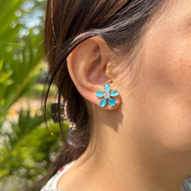 Chic Handcrafted Studs – Add Sophistication to Any Outfit with These Beautiful Earrings - Image 2