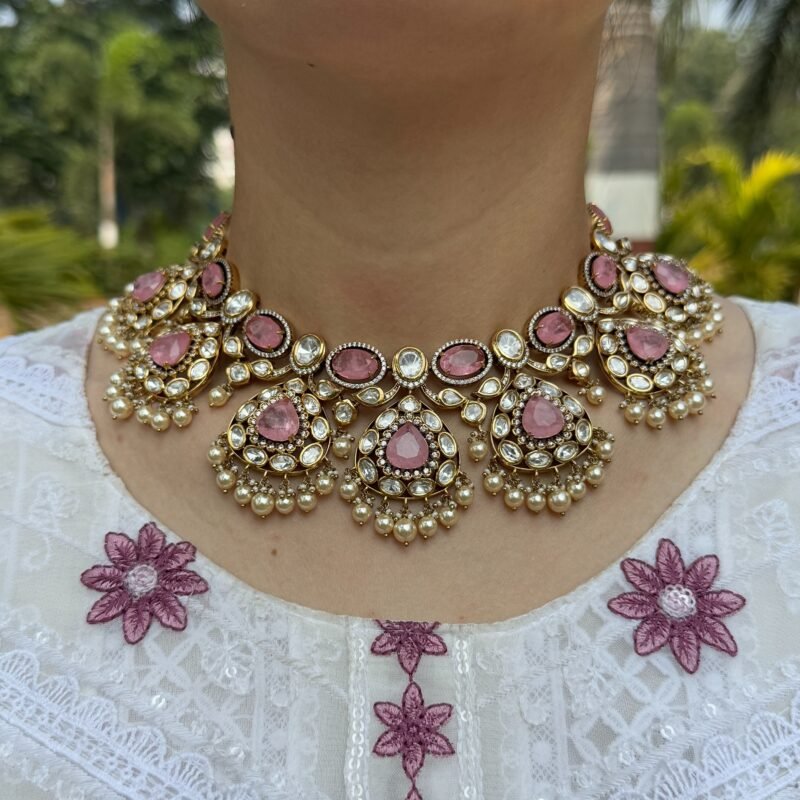 Glamorous Victorian Choker, Perfect for Every Occasion - Image 9