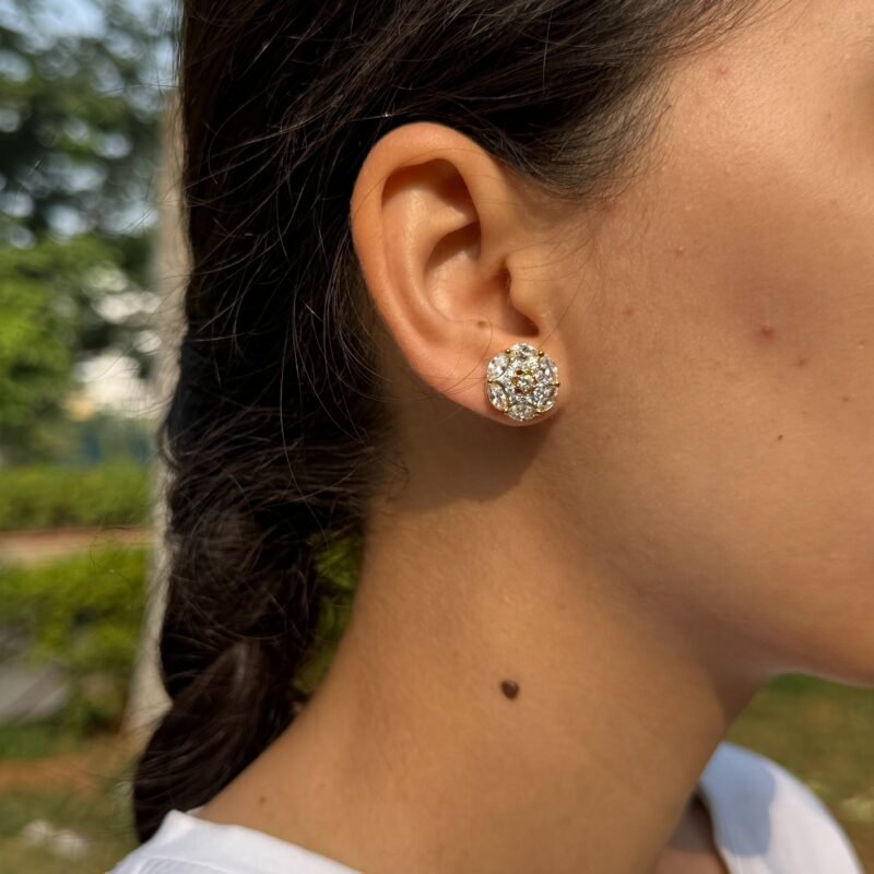 Tiny, stunning studs for everyday glamour - Image 2