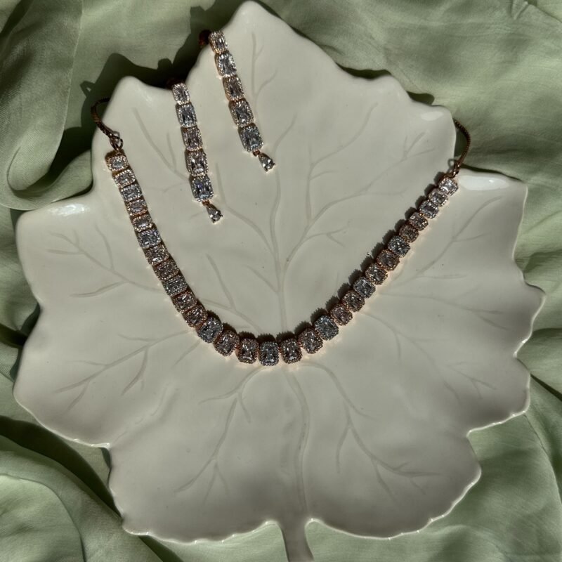 Crafting Beauty with Our Shiny Diamond Necklace