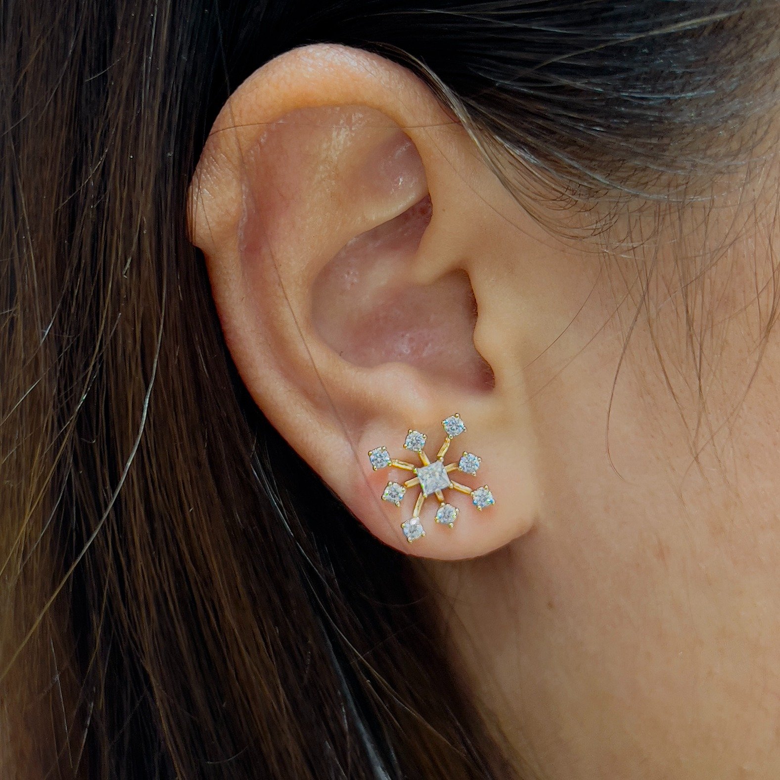 Glamour Meets Everyday Toughness - Image 3