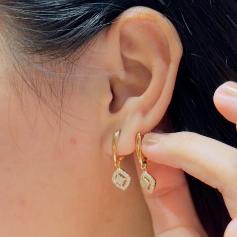 Golden Touch For Office Chic
