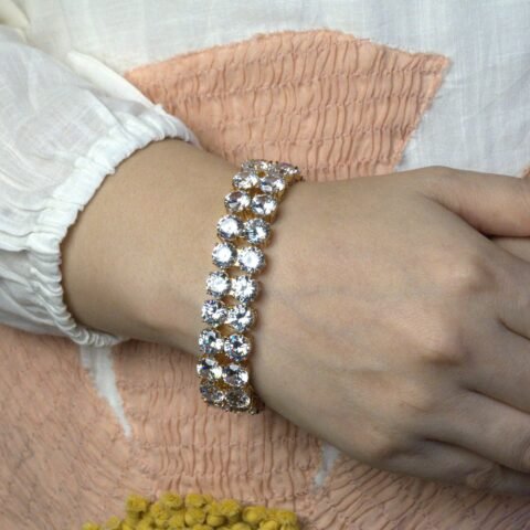 Radiant Gold-Plated Layers for Daily Sophistication