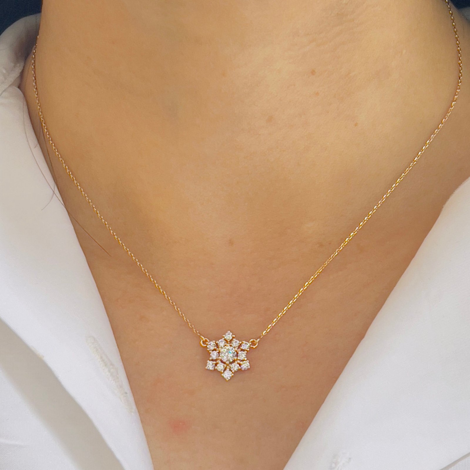 Elegant Single Flower Chain for Everyday Graceful Wear