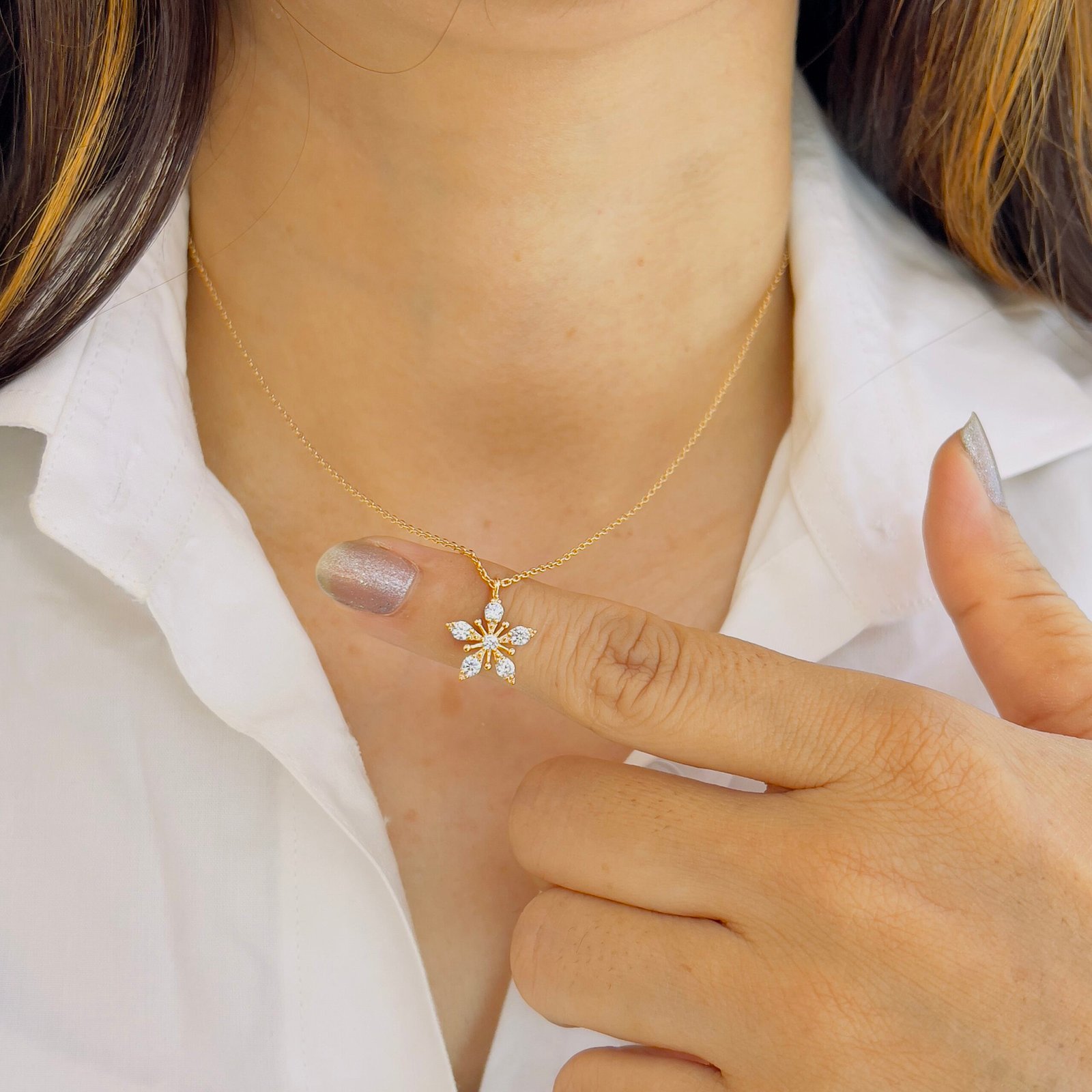 Stylish Single Flower Chain Designed for Everyday Fashion - Image 2