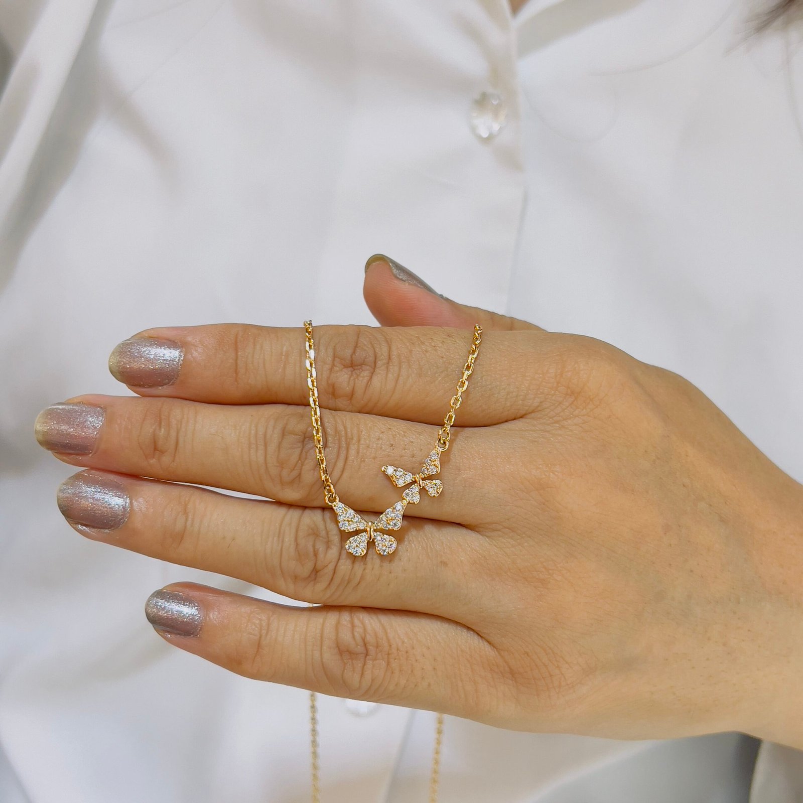 Lightweight Butterfly Chain, Stylish Comfort for Everyday Fashion - Image 2