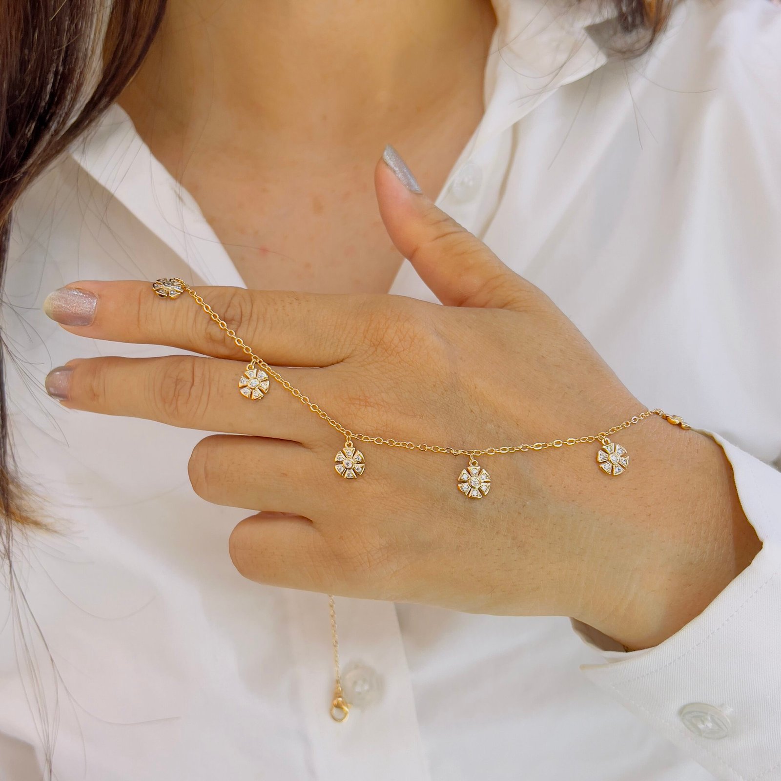 Hand-Crafted Single Flower Chain, Perfect Daily Elegance - Image 2