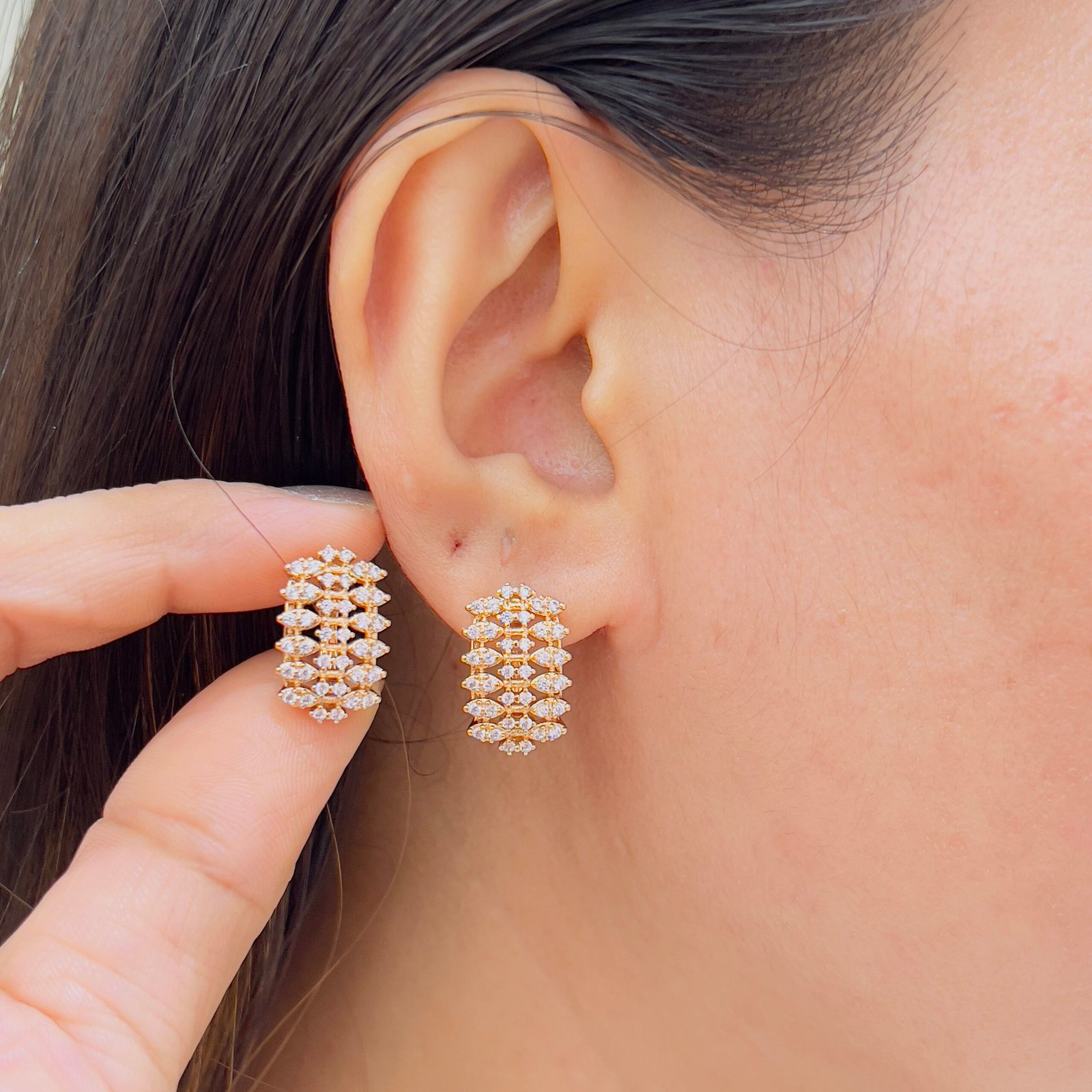 Elegant Lightweight Earrings Designed for Workdays and Daily Fashion - Image 2