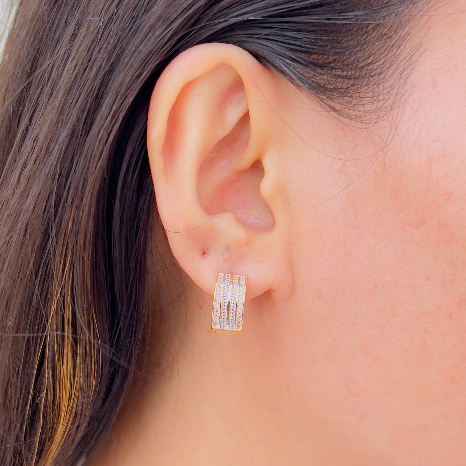 Beautiful Gold-Plated Earrings with Stones for a Timeless Look