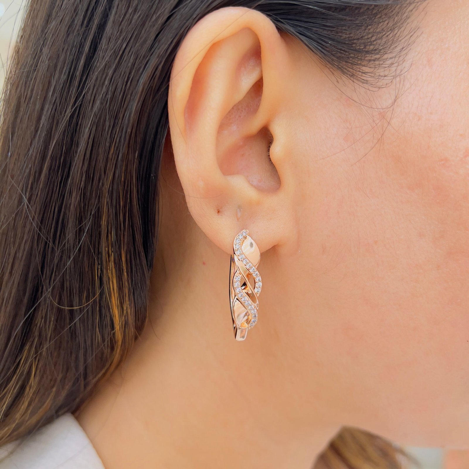 Stylish Earrings with Shiny Stones for All-Day Radiant Confidence