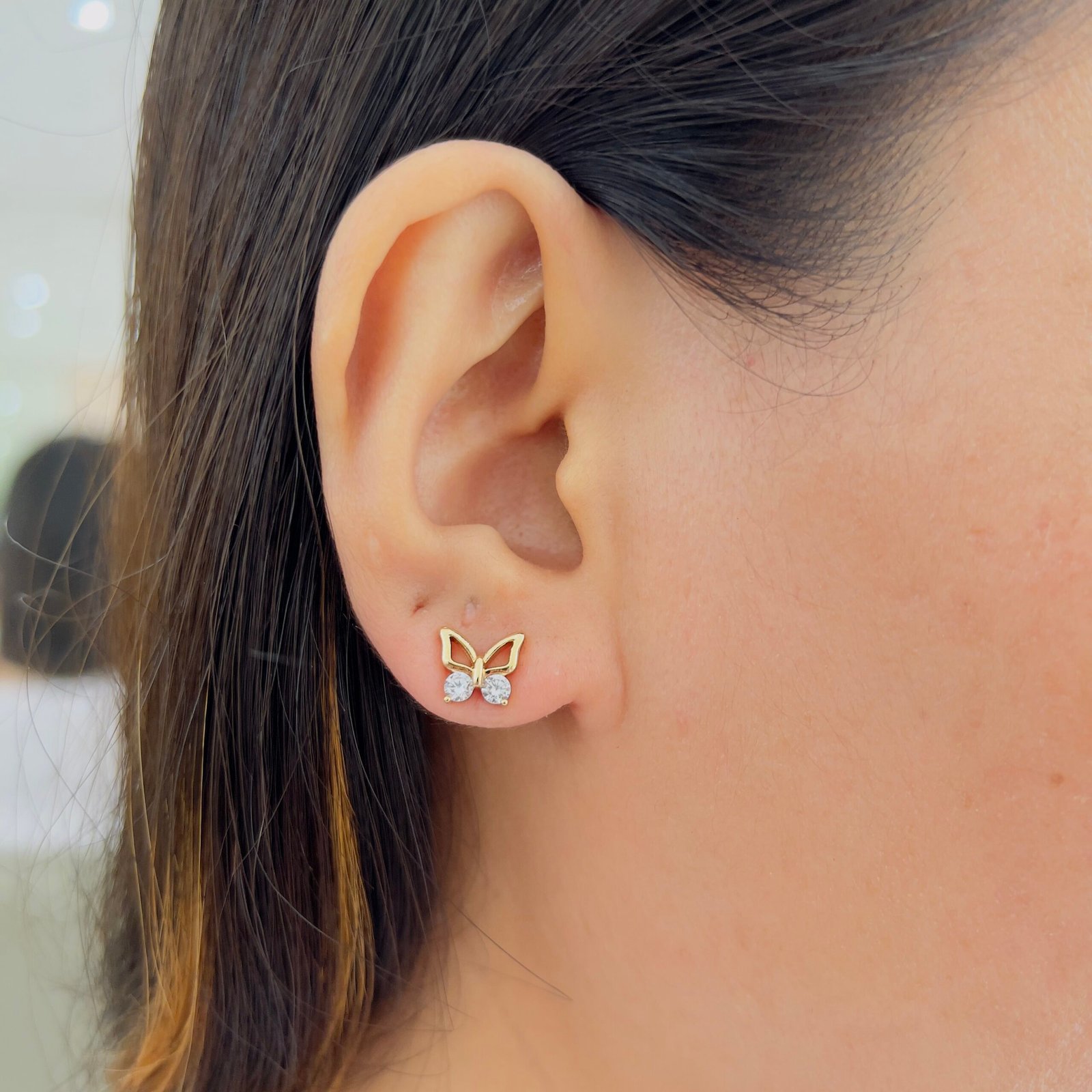 Flutter into elegance with radiant butterfly-inspired beauty - Image 2