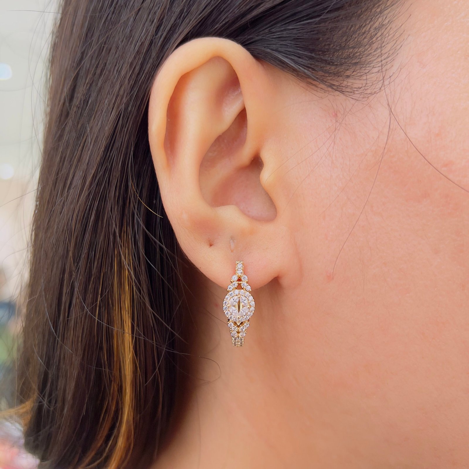 Graceful sparkle perfect for work and casual moments - Image 2