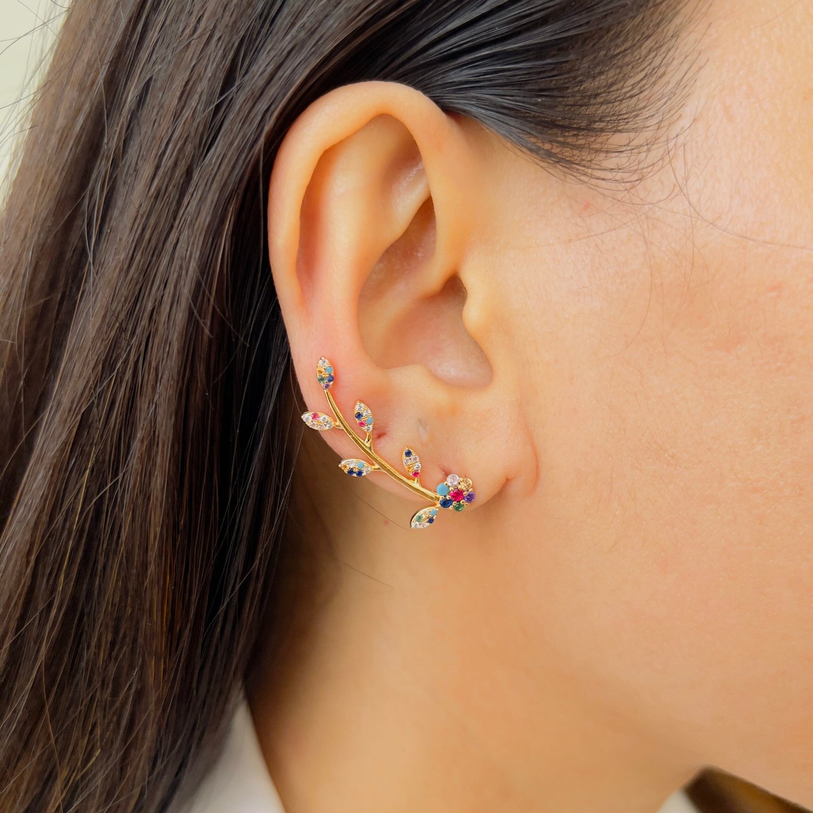 Sophisticated ear cuffs designed to bring effortless elegance to your everyday style - Image 3