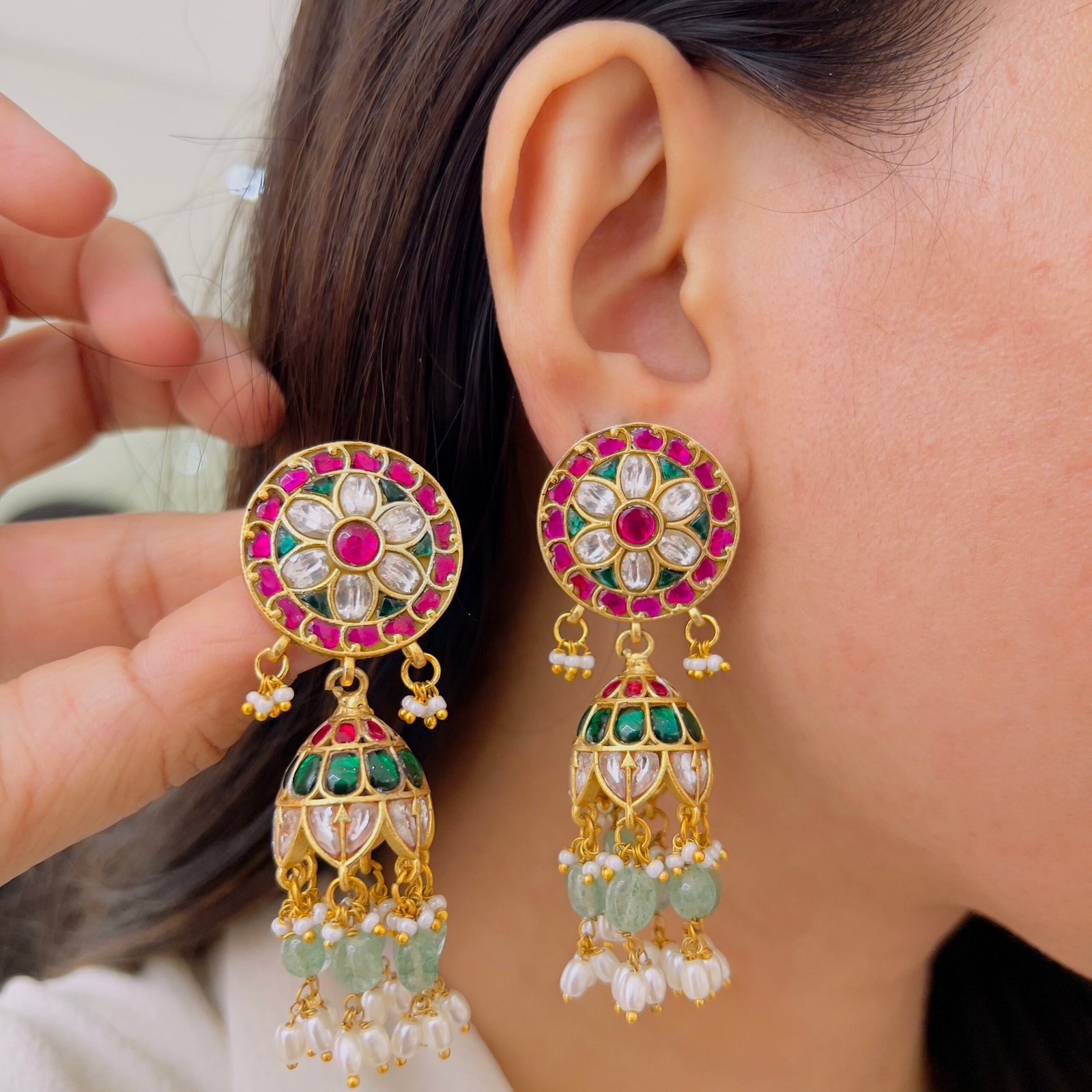 Exquisite Handcrafted Jadau Jhumka with Kundan and Bead Work - Image 2