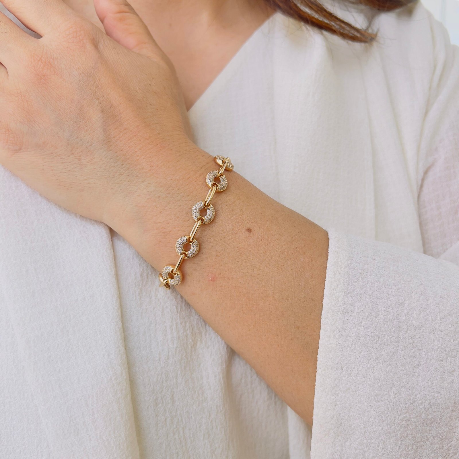 Elegant 18K Gold Plated Everyday Bracelet - Image 3