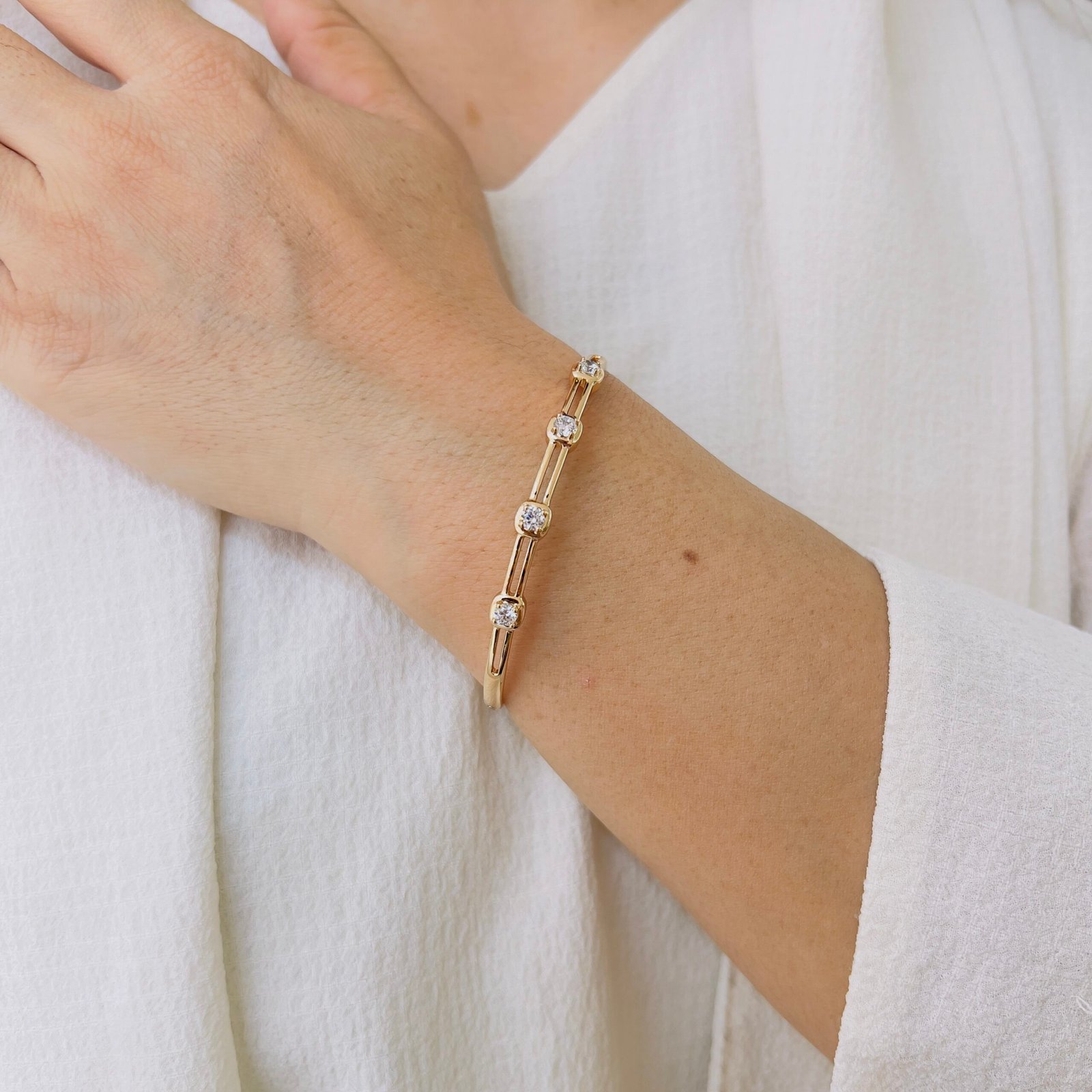 Elegant 18K Gold Plated Daily Bracelet - Image 3