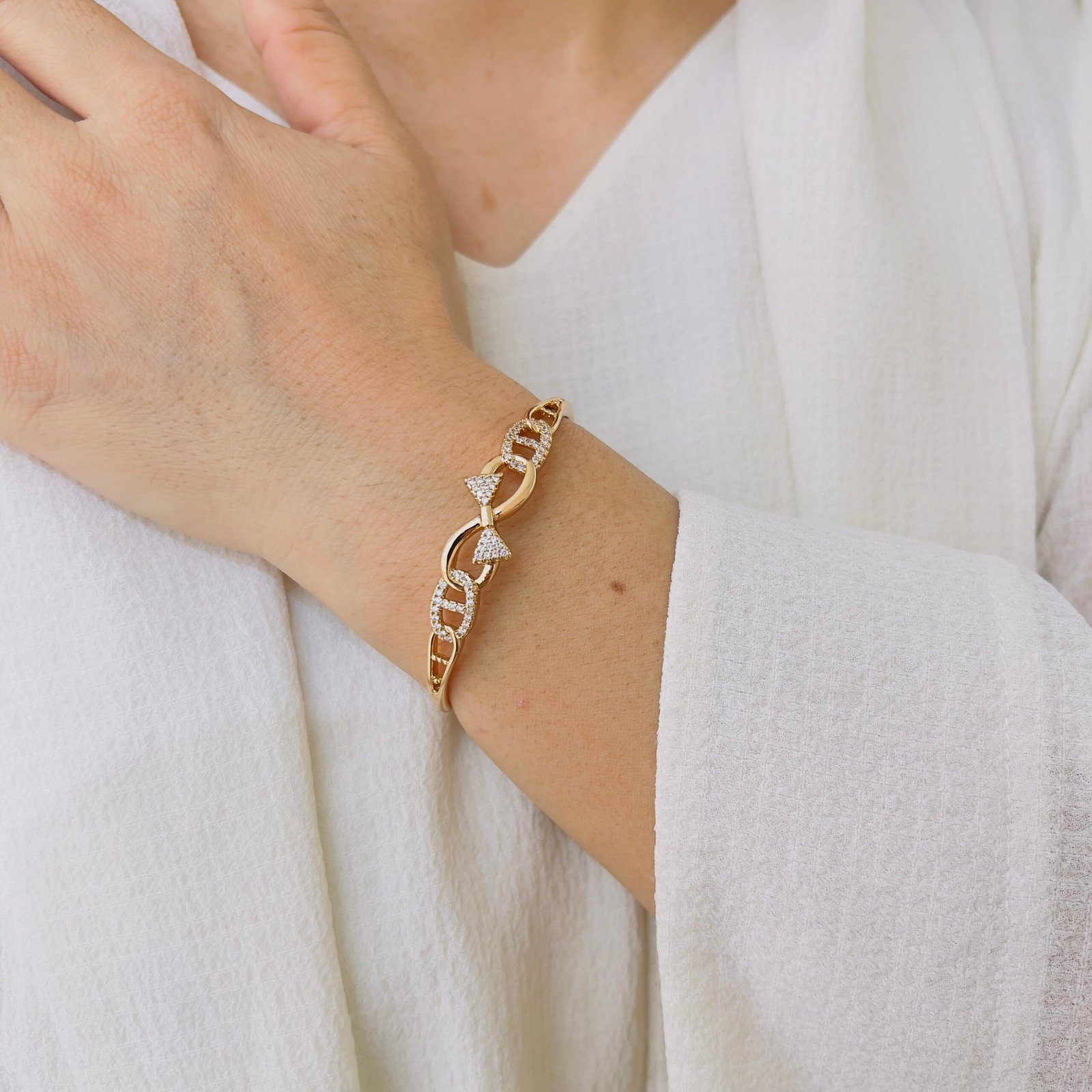 Stylish Everyday Wear Bracelet - Image 3