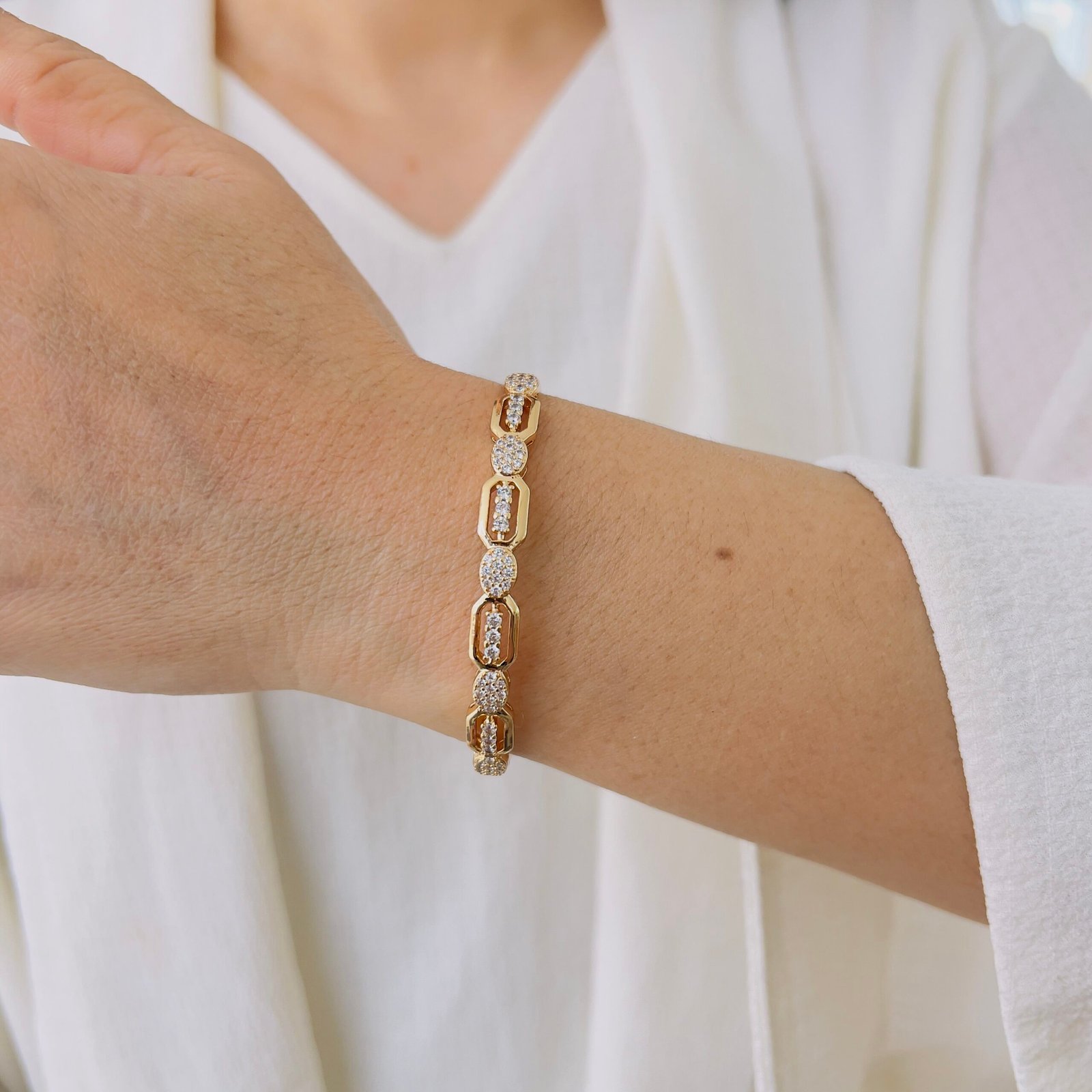 Premium 18K Gold Plated Bracelet with Long-Lasting Shine - Image 2