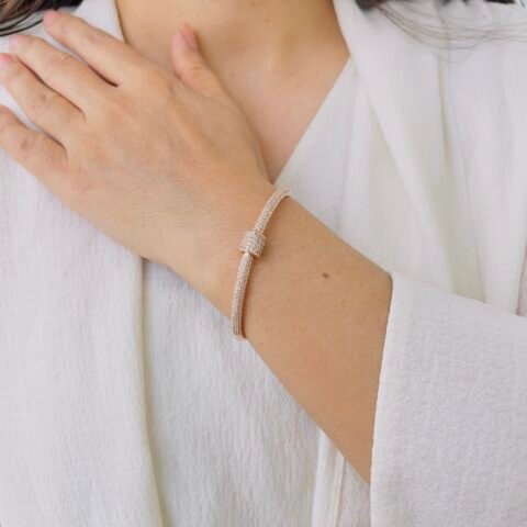 Minimal Anti-Tarnish Bracelet for Daily & Rough Use