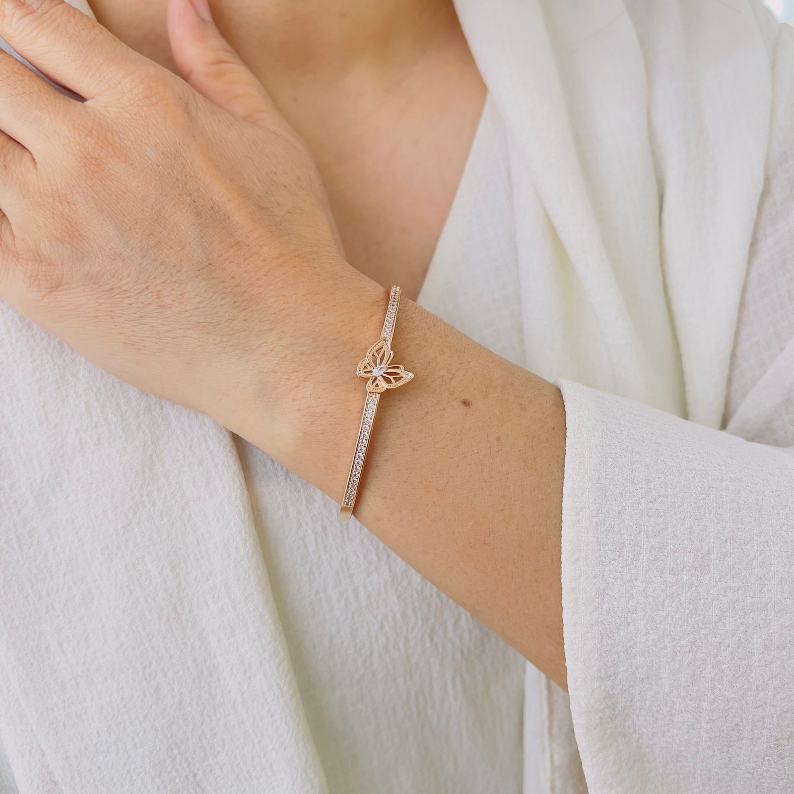 Elegant Daily Wear Bracelet with Long-Lasting Rose Gold Polish - Image 3