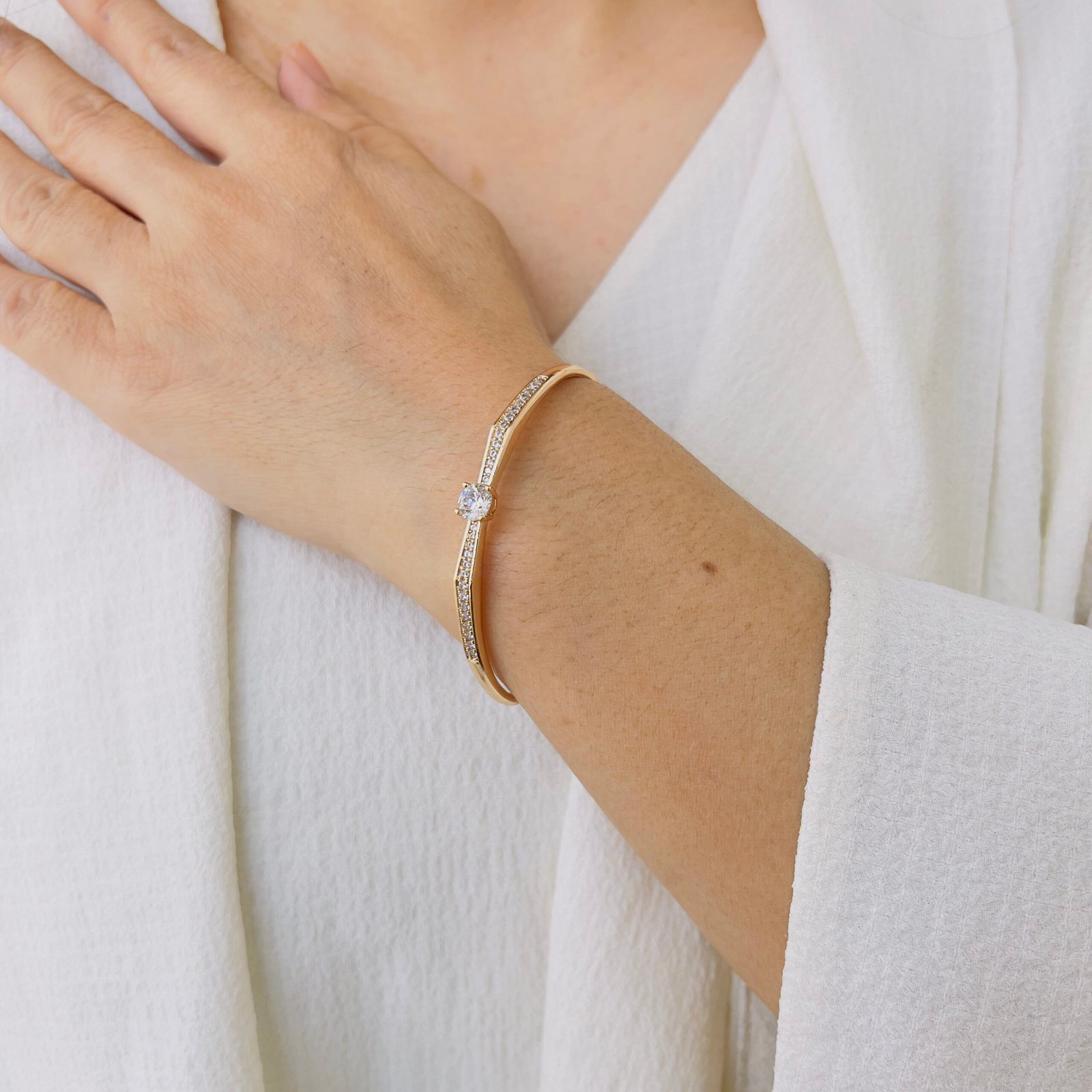 Everyday Essential 18K Gold Plated Kada Bracelet with Durability - Image 3