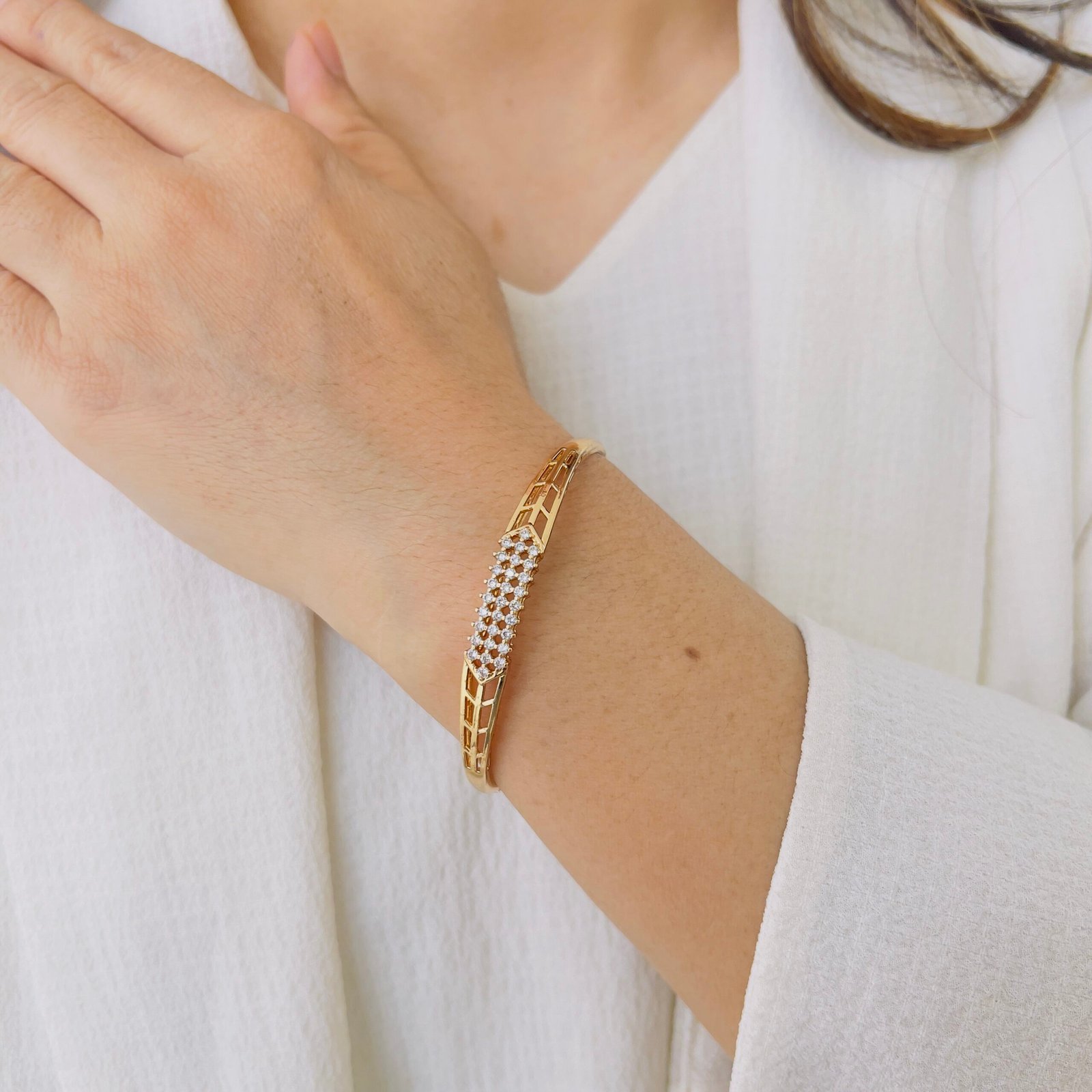Graceful 18K Gold Plated Bracelet Designed for Daily Comfort - Image 3