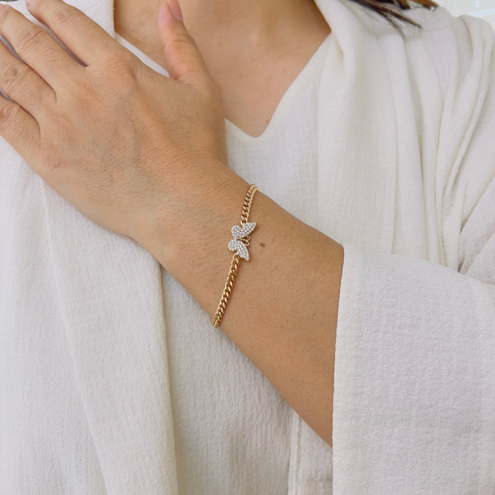 Classic Butterfly Design Bracelet for Everyday Use