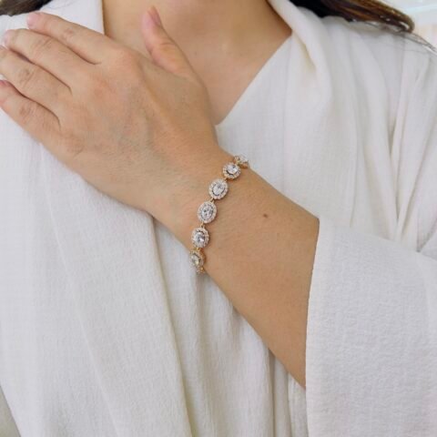 Elegant Gold Finish Bracelet for Everyday Styling