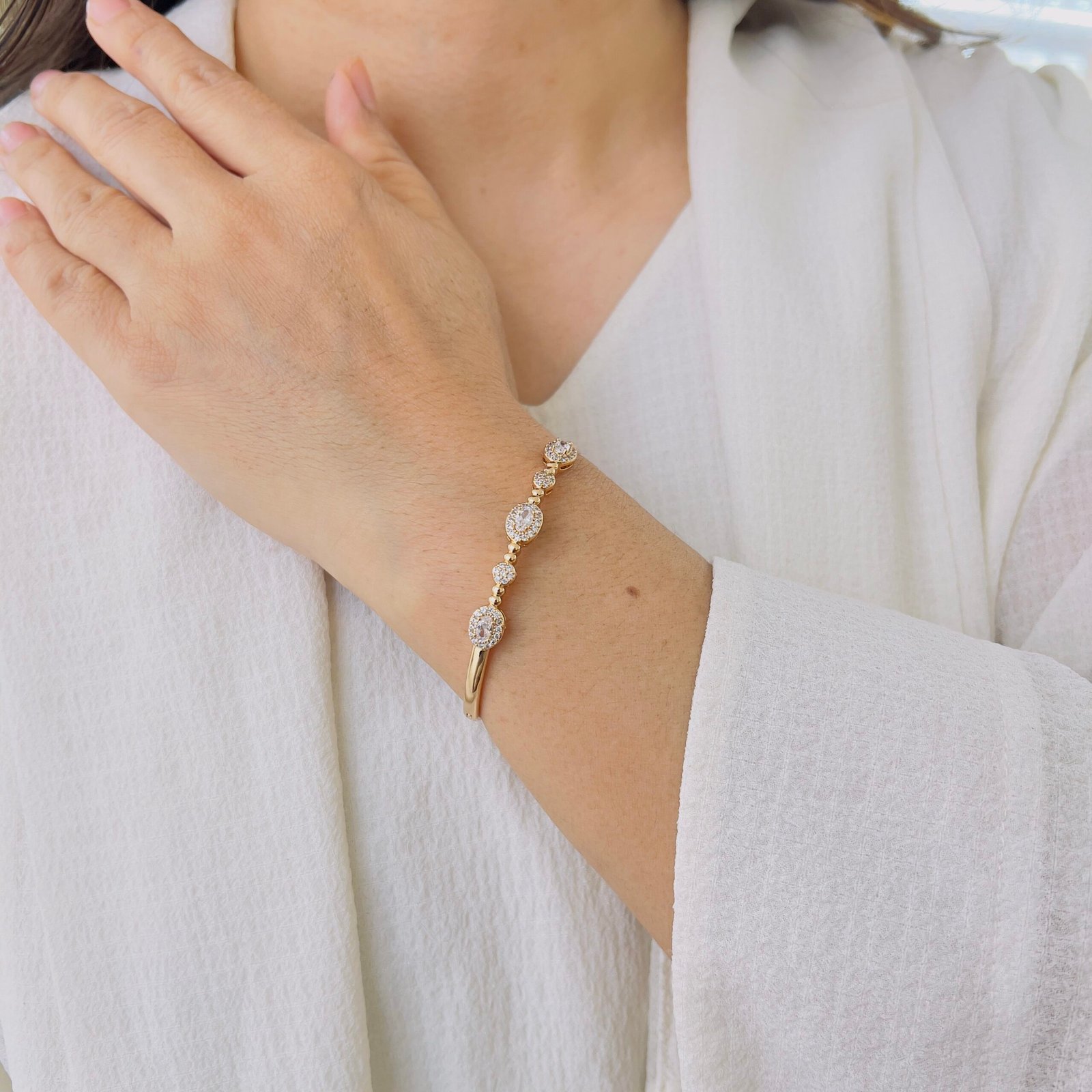 Chic 18K Gold Plated Bracelet Suitable for Regular Wear