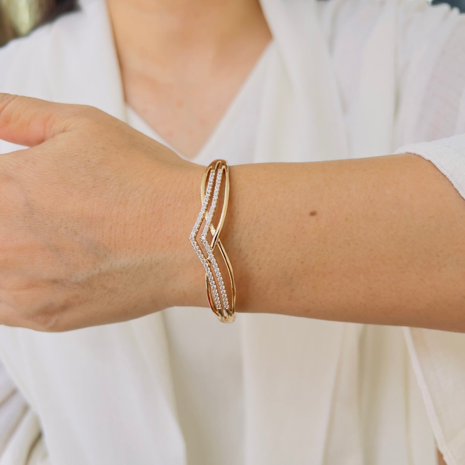 Chic Minimal Bracelet - Image 2
