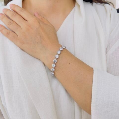 Classic 18K Gold Plated Bracelet with Shiny Stones