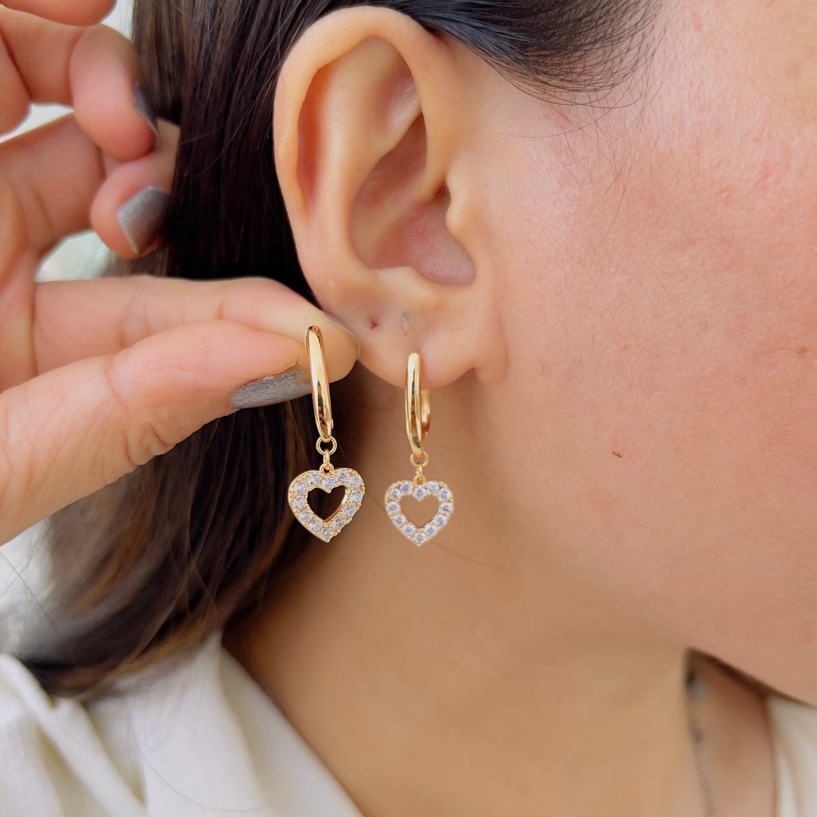 Classic Gold Tone Earrings Perfect For Daily Wear Styling - Image 2