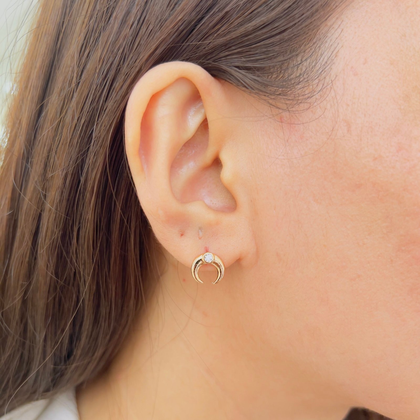 Lightweight Brilliance, Stunning Daily Look