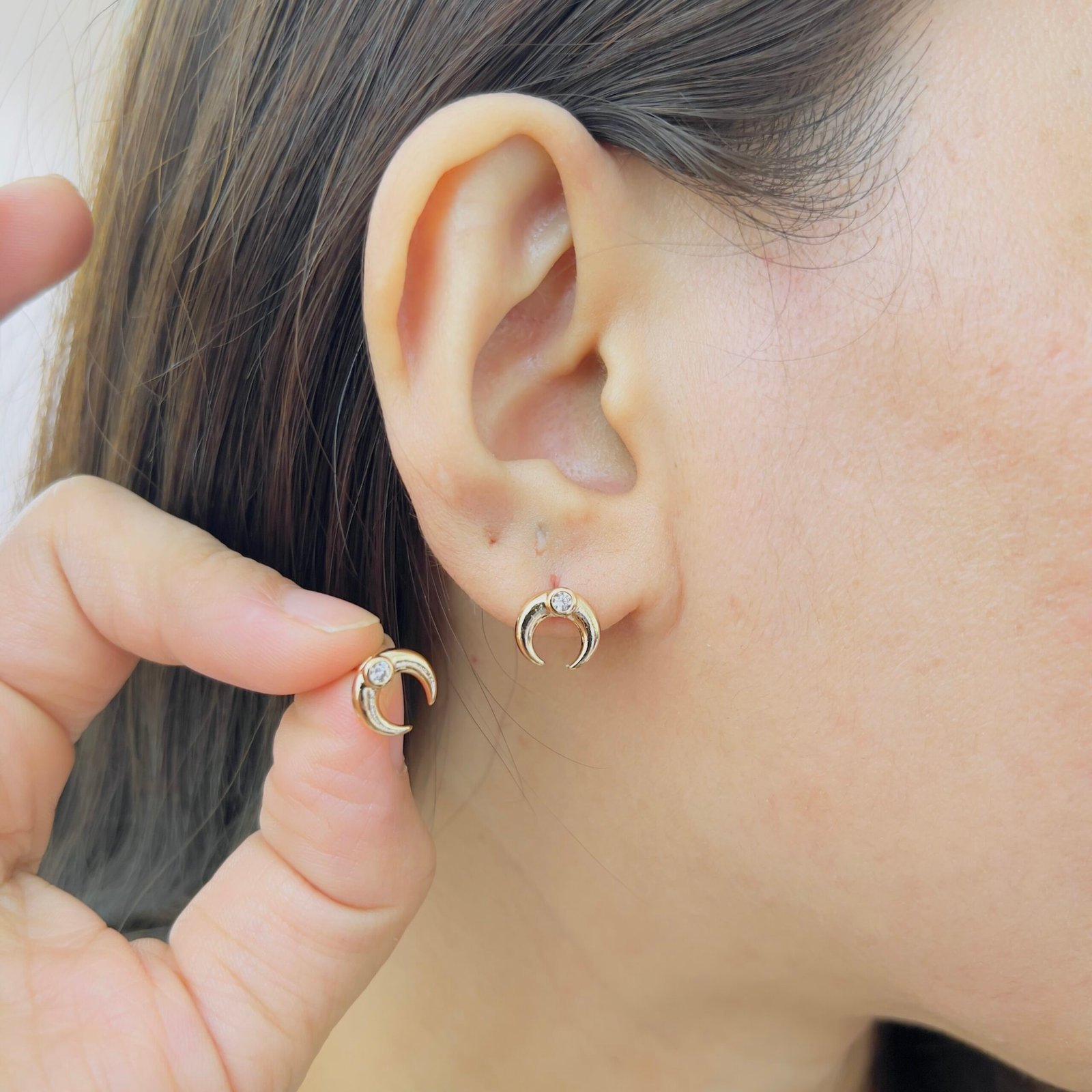 Lightweight Brilliance, Stunning Daily Look - Image 2