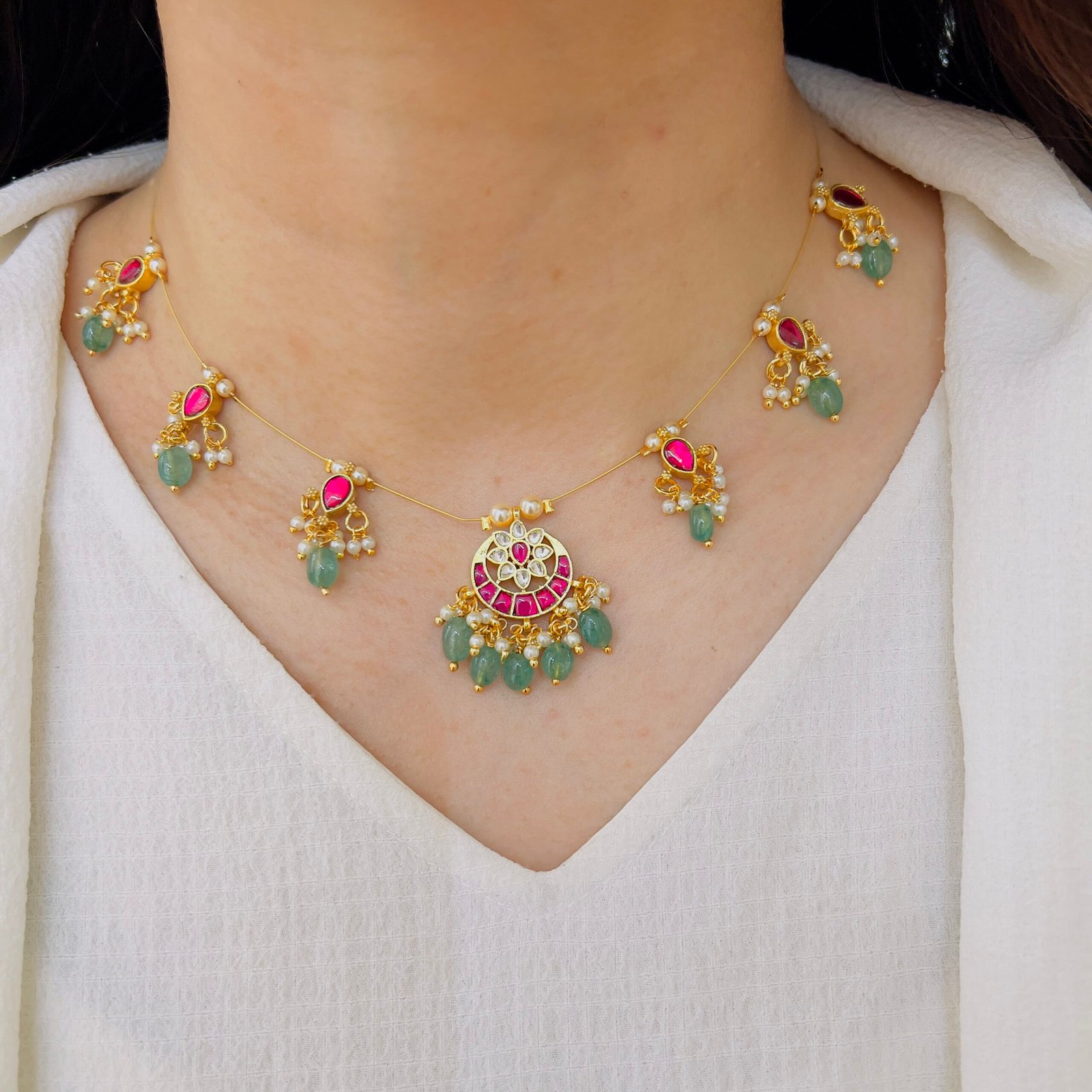 Minimal Invisible Chain with Kundan Pendant