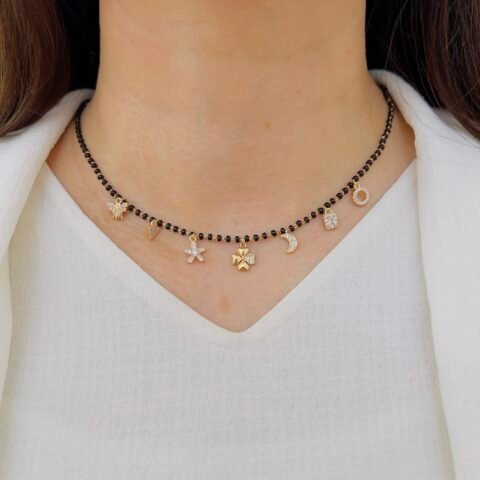 🌸 Modern Floral Design Black Beads Mangalsutra