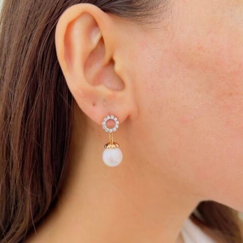 Subtle Pearl Glow Earrings