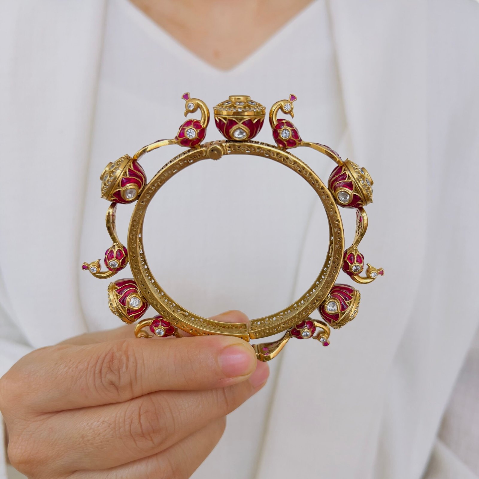 Victorian-Inspired Heritage Bangle with Classic Stone Detailing - Image 5