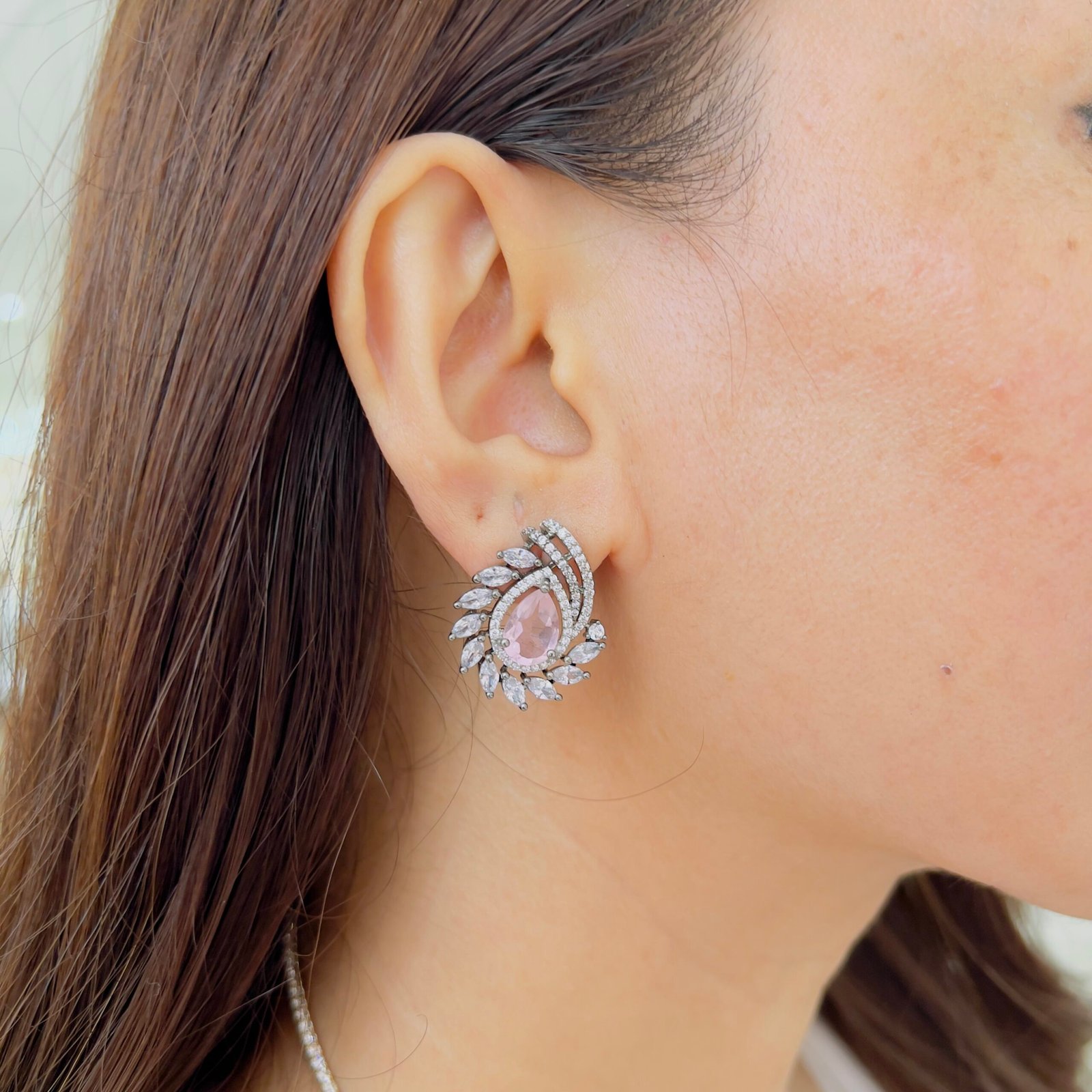 Modern Floral Diamond Pendant Set for Party Wear - Image 3