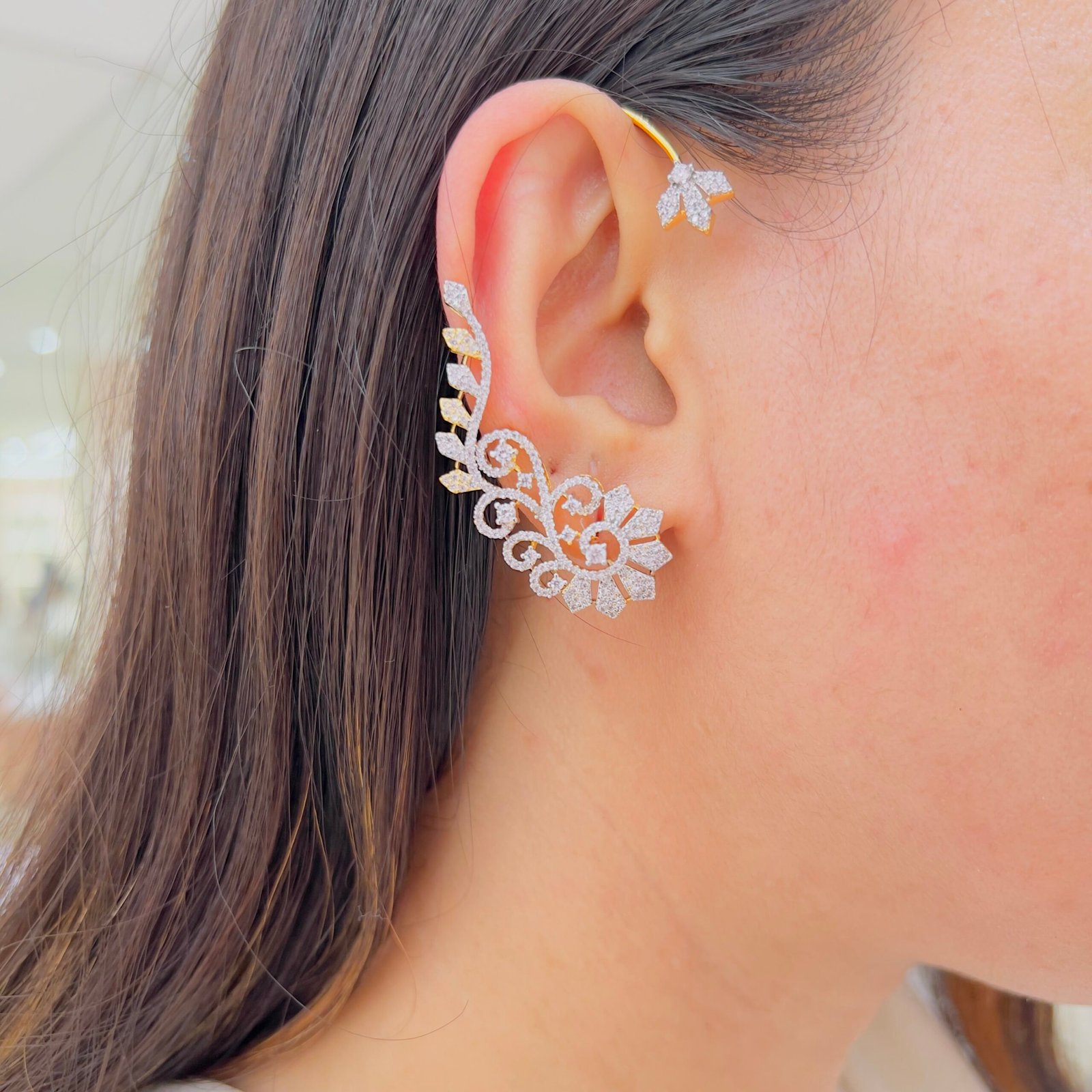 Sleek Curve Ear Cuff Earrings - Image 3