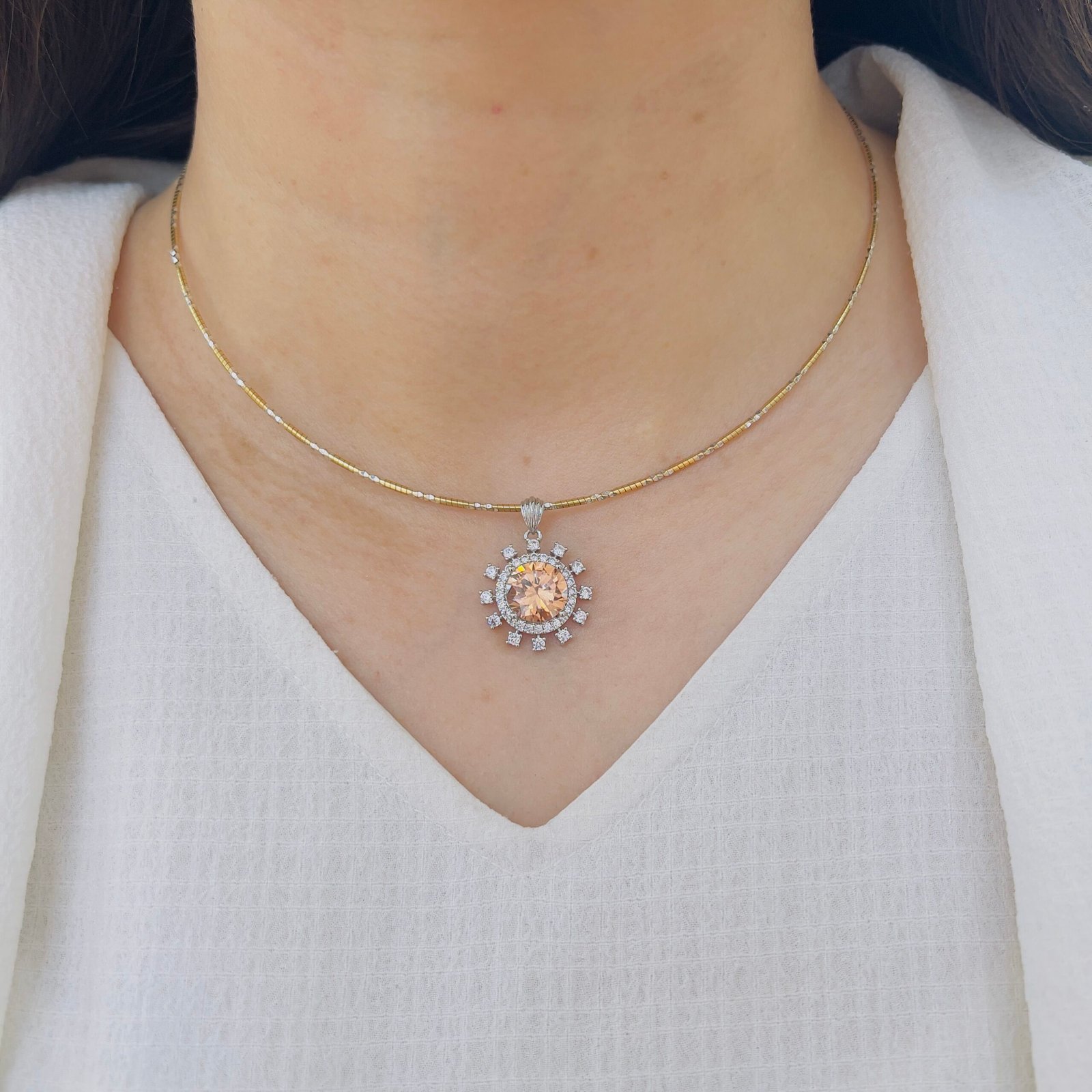 Graceful Pendant Set for Modern Styling - Image 4