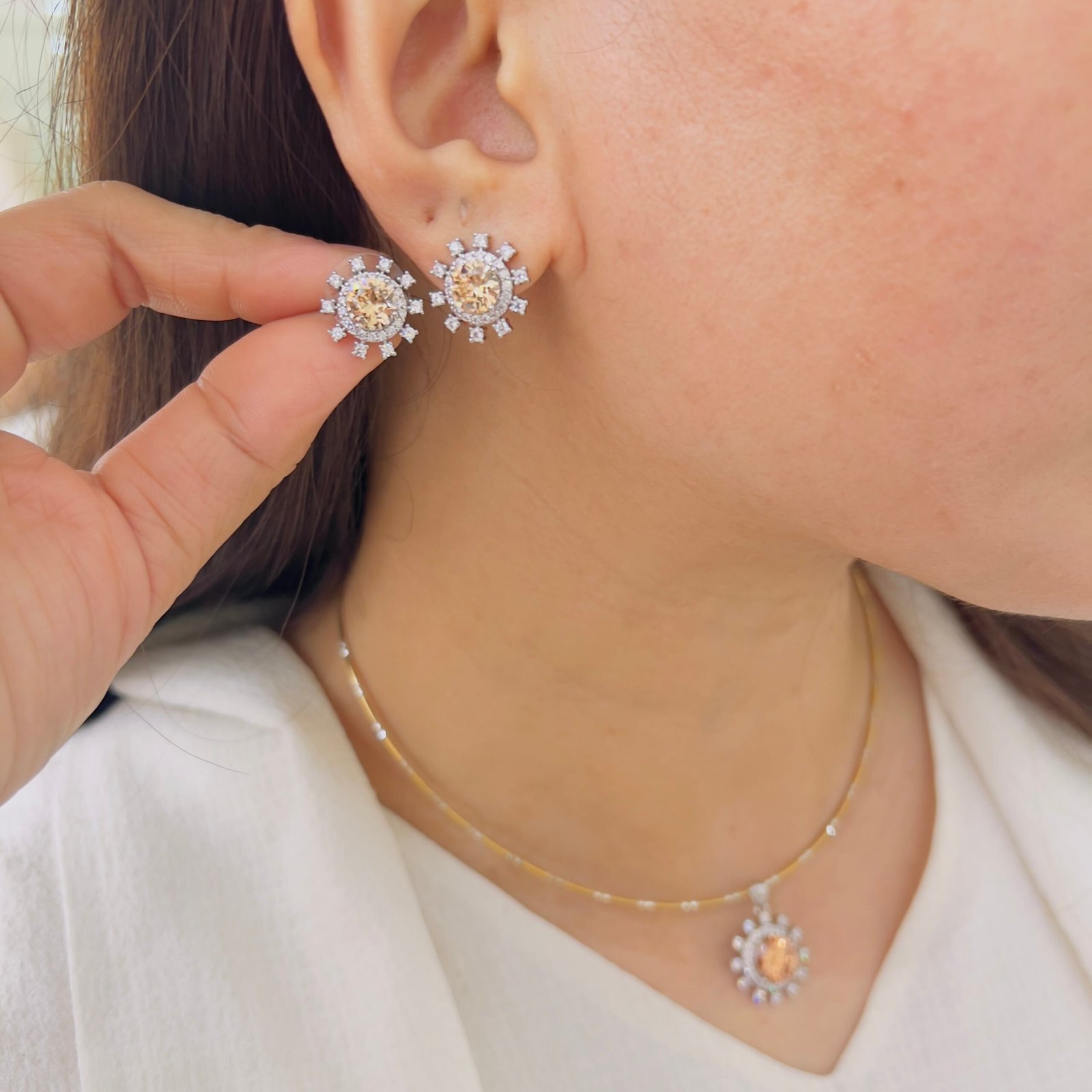 Graceful Pendant Set for Modern Styling - Image 5