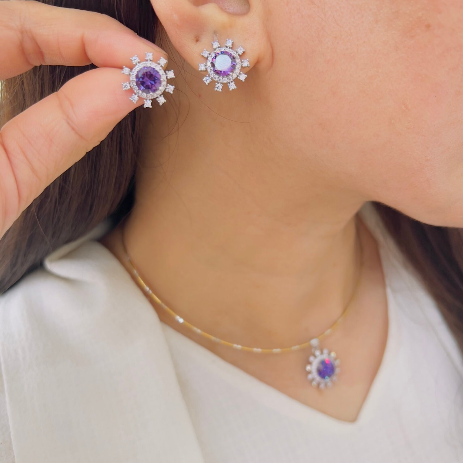 Graceful Pendant Set for Modern Styling - Image 8