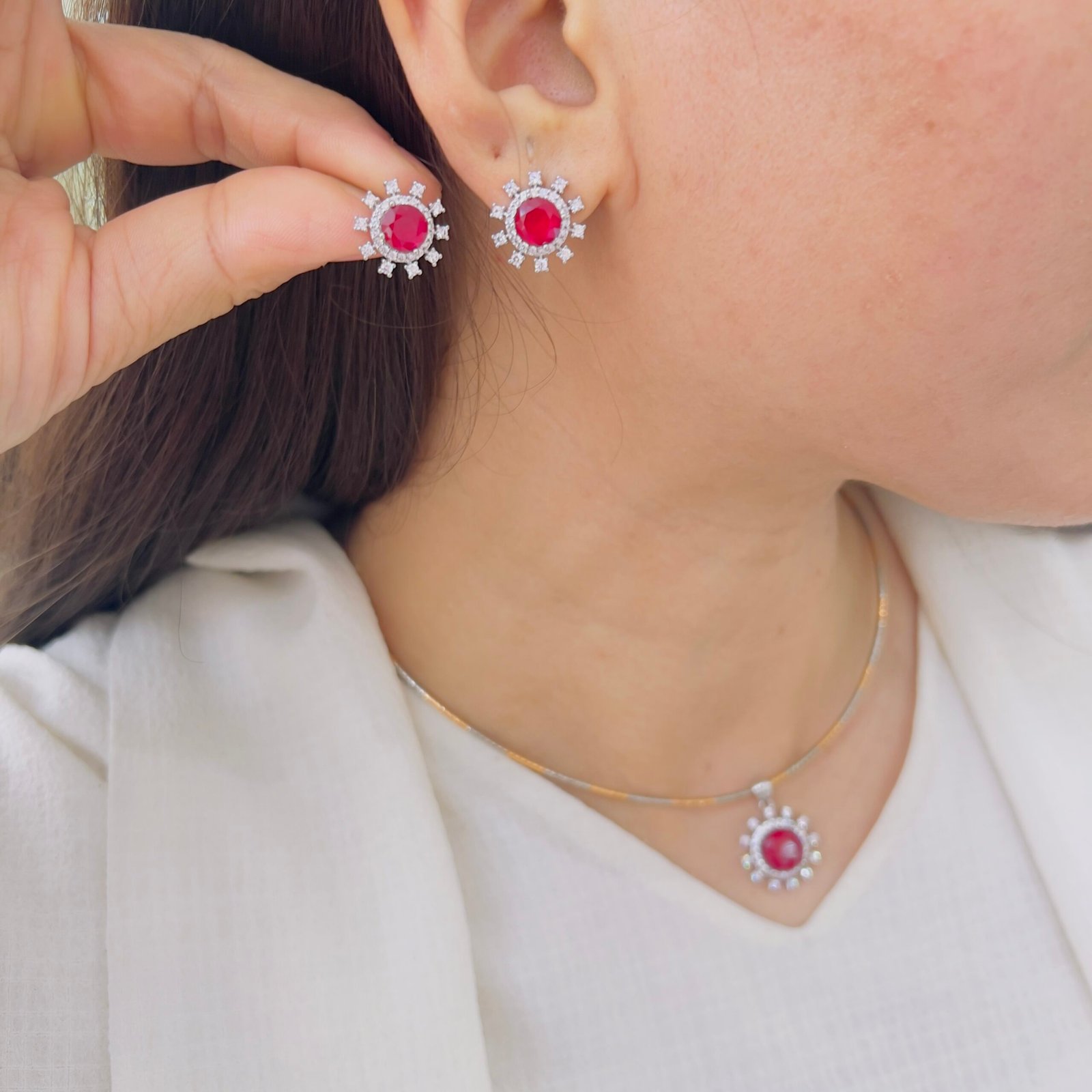 Graceful Pendant Set for Modern Styling - Image 11