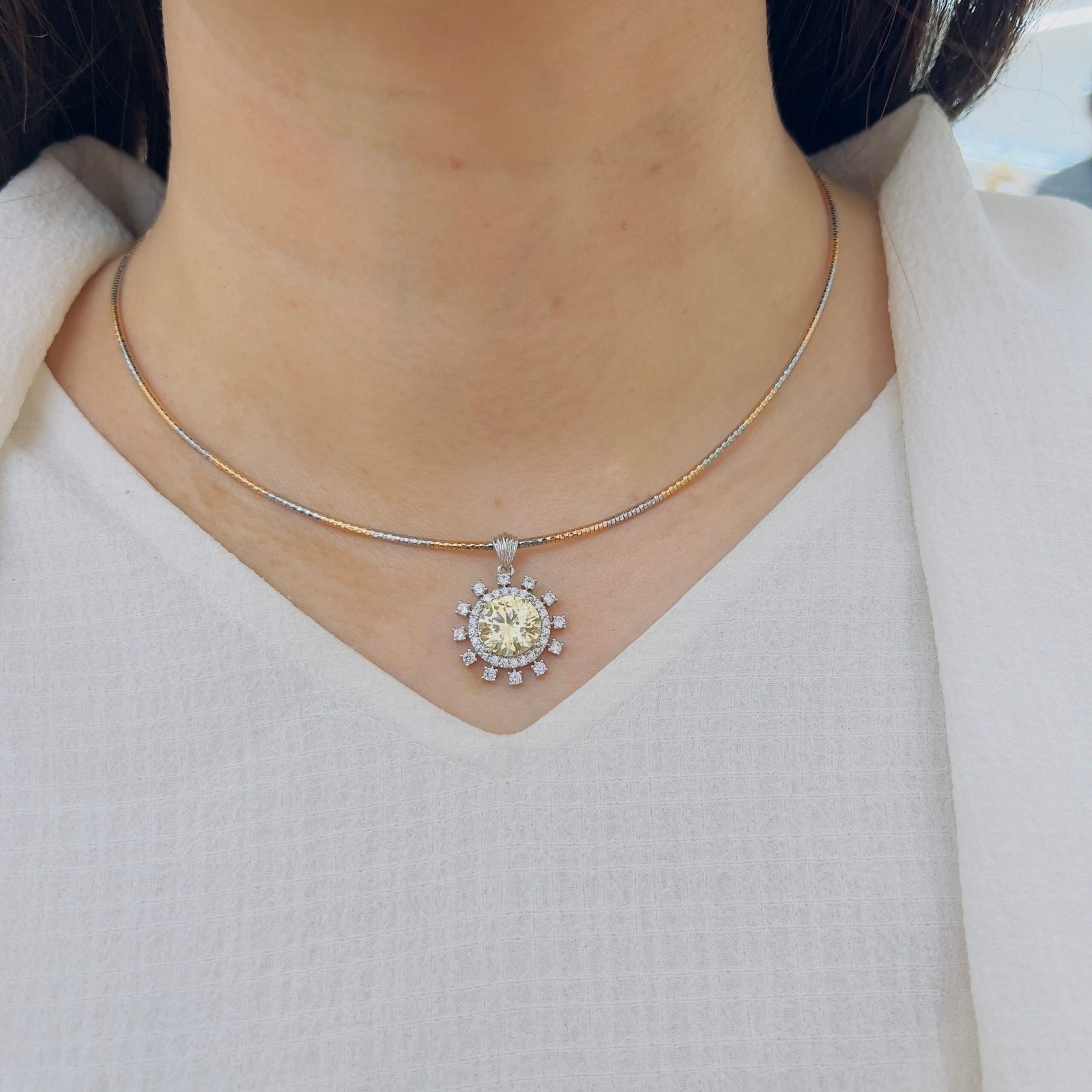 Graceful Pendant Set for Modern Styling - Image 13