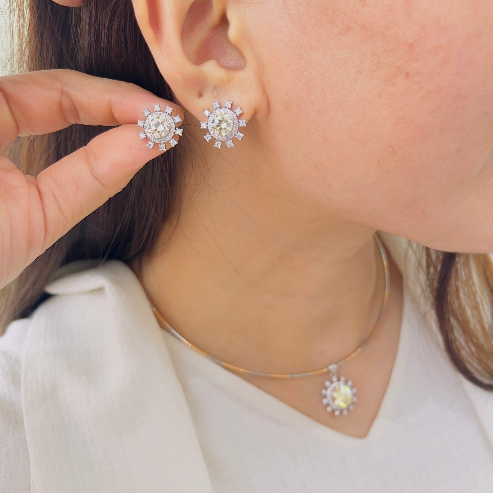 Graceful Pendant Set for Modern Styling - Image 14